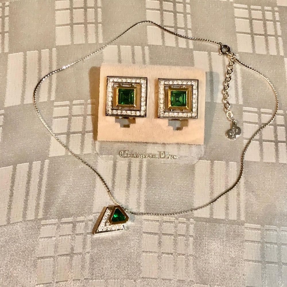 Christian Dior Emerald Green & Ice Clear Chrystal V-Necklace & Earring Set Vtg. - Picture 12 of 14